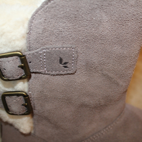 UGG KOOLABURRA GIRL'S SUEDE‎ BUCKLE BOOTS GRAY - Picture 4 of 7